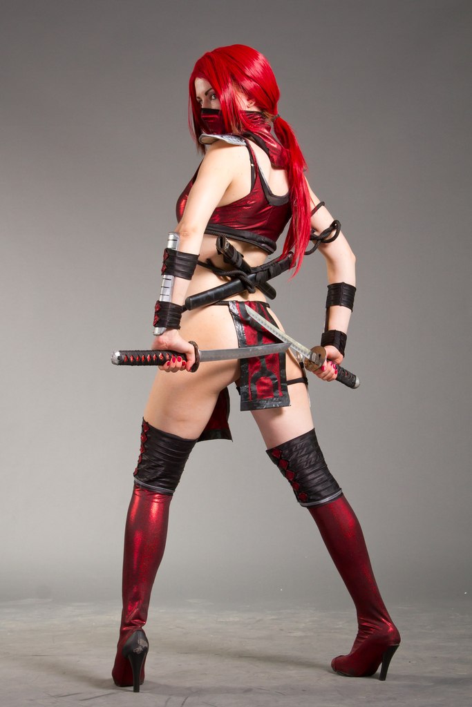 cosplay_scarlet__mortal_combat_9_by_asherwarr-d58g34u.jpg