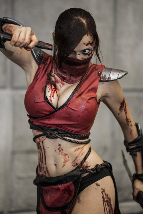 Cosplay-Scarlet-Mortal-Kombat.jpg