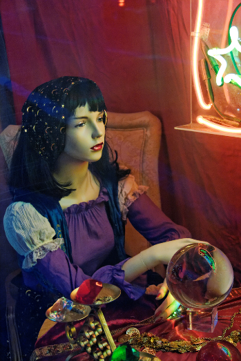 Fortune Teller Mannequin in a Window, Mcarthur Boulevard.png
