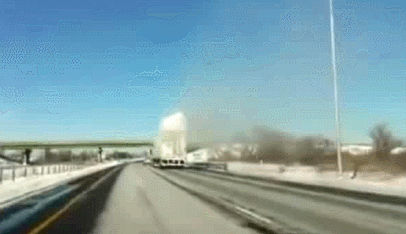 982258671_875696843.gif