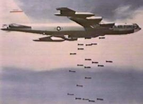b52-bombs-away-3.jpg